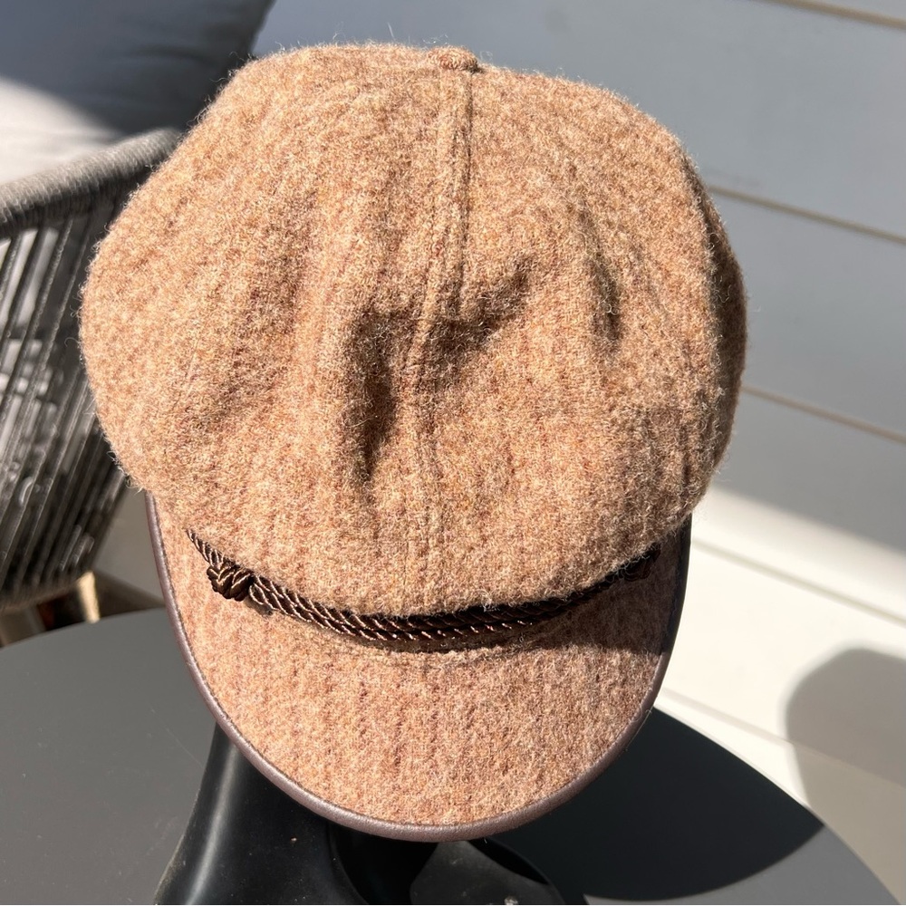 Dobbs Cap Tan Size Medium Great Condition